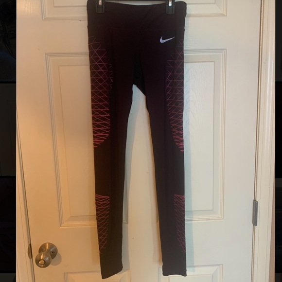 Nike Women’s 7/8 Athletic Leggings - Picture 1 of 5